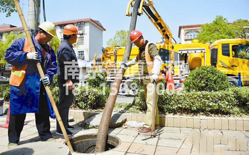214银矿地质小区抽污水